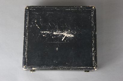 12 couverts en argent, modèle filet-contour....