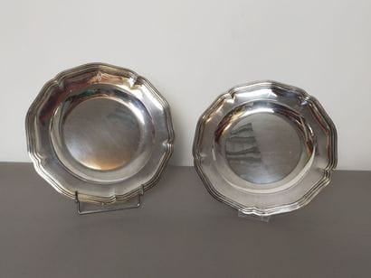 Paire de plats en argent.
Modèle filet contour.
Aile...