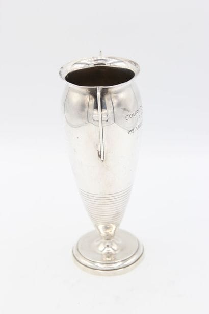 Cup of price in silver.
Base decorated with...