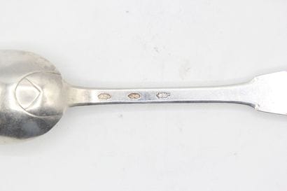 MARSEILLE 1784
Cuillère de table en argent...