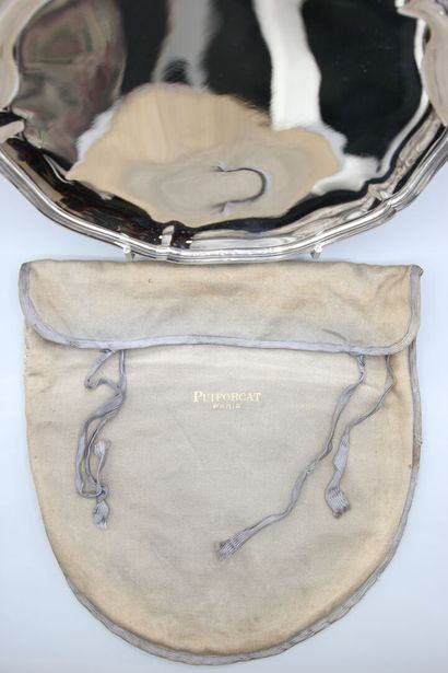 PUIFORCAT.
Large tripod silver display by...