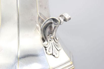 AUCOC
Important samovar en argent et métal...