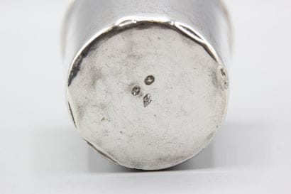 Timbale dite de pensionnaire en argent.
Poinçons...