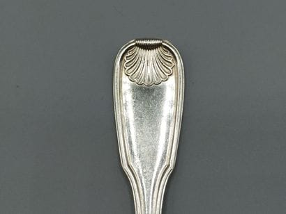 Silver cake service of model nets shells....