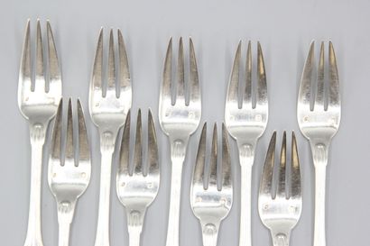 Silver cake service of model nets shells....