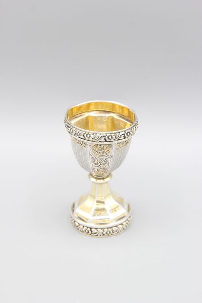 PARIS 1838-47
Coquetier en argent et vermeil...