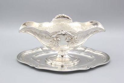 Sauceboat and its adherent tray, silver set...