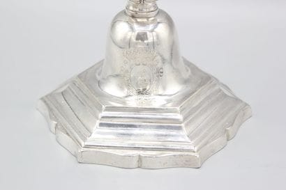 CONDOM vers 1750.
Rare paire de flambeaux...
