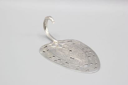 Silver pie plate with chased decoration of...