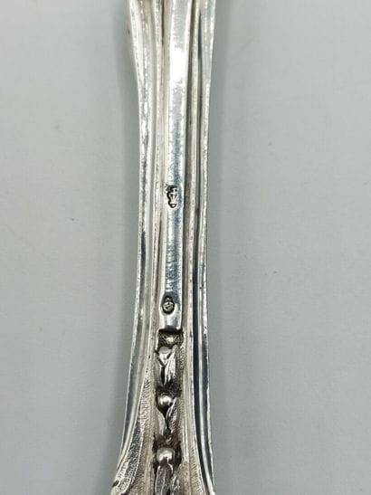 Cuillère à sucre en argent de Style XVIIIeme...
