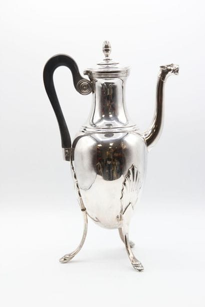 LEBRUN. 
Importante et lourde cafetière en...