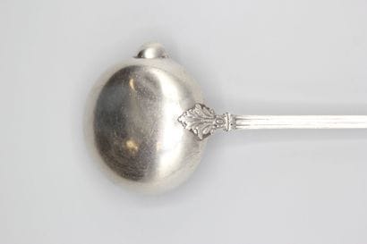 Longue louche à punch/sangria en argent.
Poinçon...