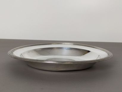 Plat en argent de forme circulaire et creux...