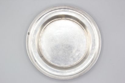 Bottle coaster in silver.
Border decorated...