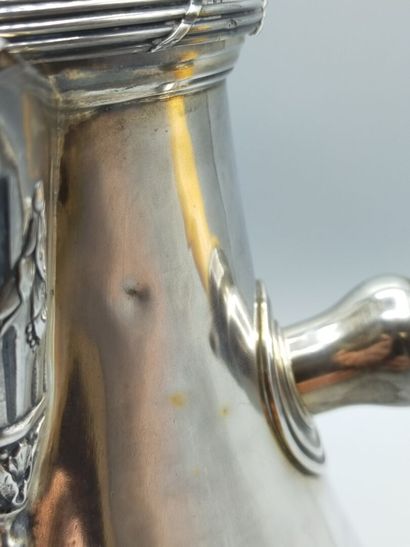 Chocolate pot in silver.
Decorated with crossed...