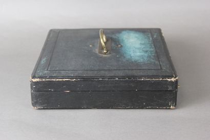 12 couverts en argent, modèle filet-contour....