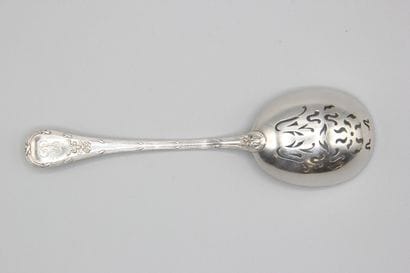 PUIFORCAT.
Cuillère en argent dite à olives...