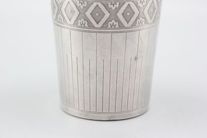Silver tumbler with grooved decoration with...