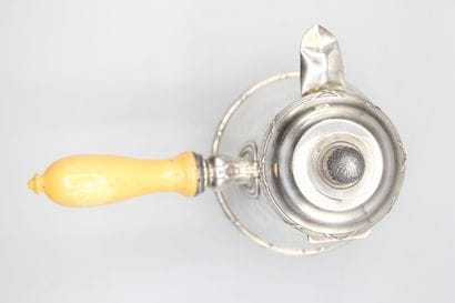 Chocolate pot in silver.
Decorated with crossed...