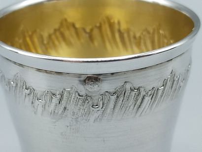 Silver liquor service composed of 12 curved...