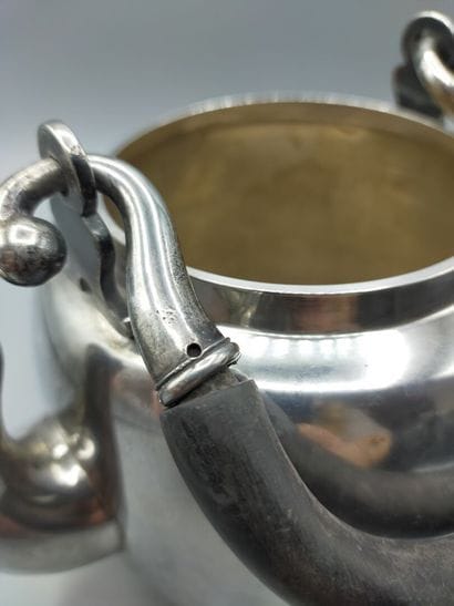 Teapot or kettle in silver.
Hallmark minerve...