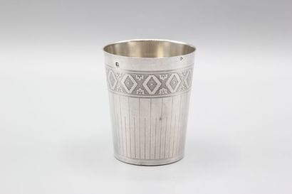 Silver tumbler with grooved decoration with...