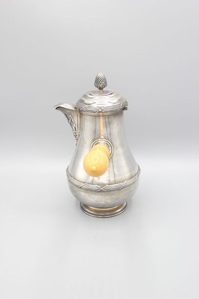 Chocolate pot in silver.
Decorated with crossed...