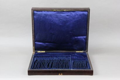 Household chest in rosewood veneer 
Brass...