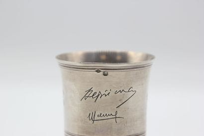 Émile PUIFORCAT
Timbale en argent de forme...