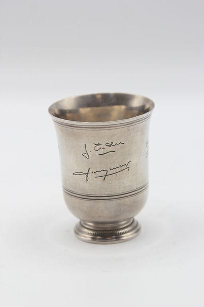 Émile PUIFORCAT
Timbale en argent de forme...