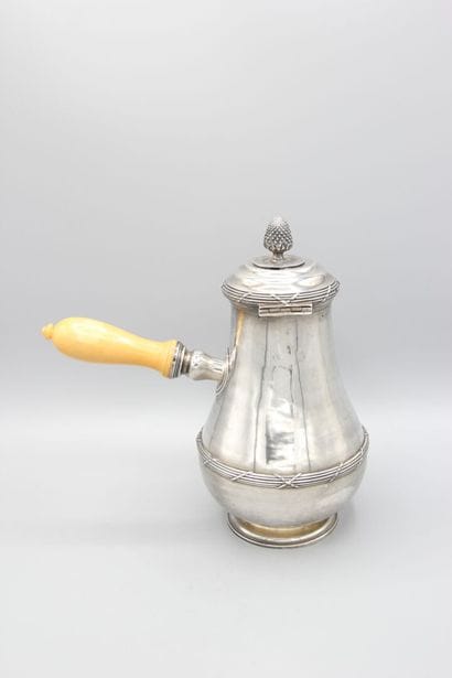 Chocolate pot in silver.
Decorated with crossed...