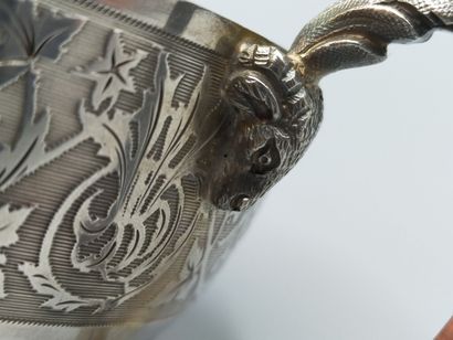 Victor BOIVIN
Paire de tasses en argent et...