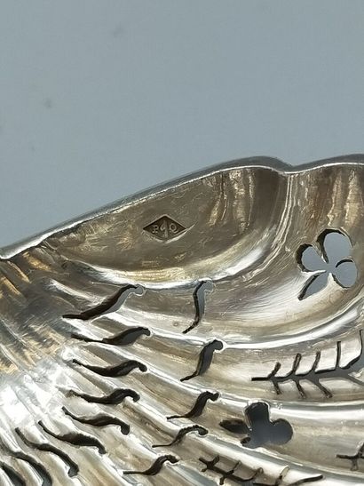 Cuillère à sucre en argent de modèle filets...