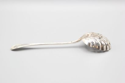 Cuillère à sucre en argent de modèle filets...