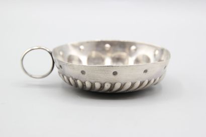 Taste-vin en argent à décor de godrons et...