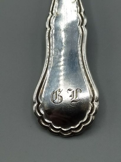 Cuillère à sucre en argent de modèle filets...