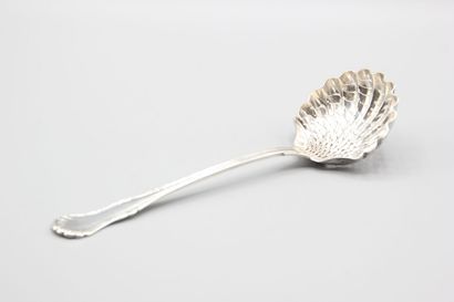 Cuillère à sucre en argent de modèle filets...
