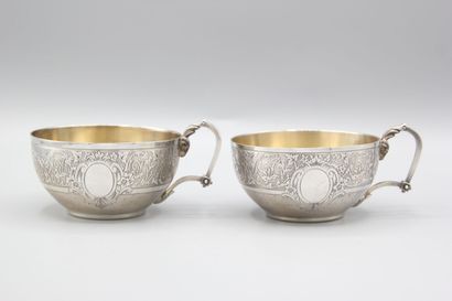 Victor BOIVIN
Paire de tasses en argent et...