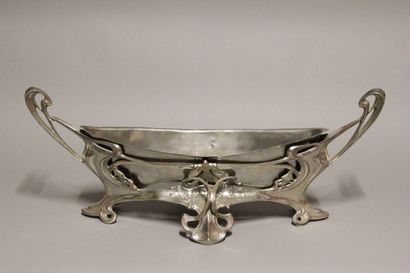 Grande coupe ou jardinière en bronze argenté...