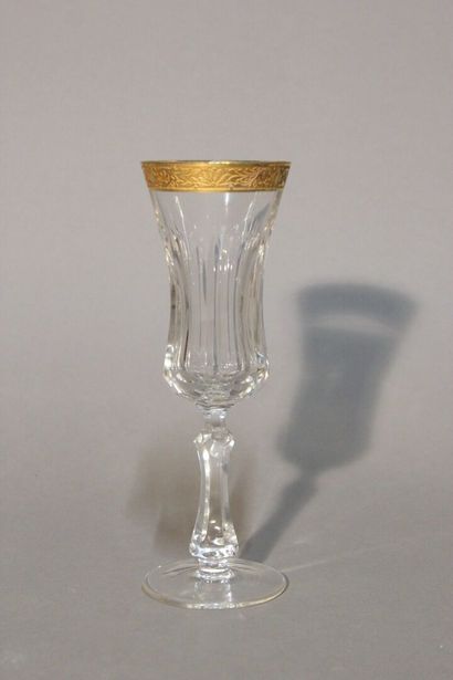 Suite of six champagne flutes in cut crystal.
Upper...