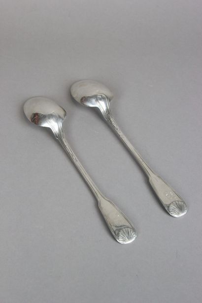 Deux cuillères à ragoût pouvant former paire....