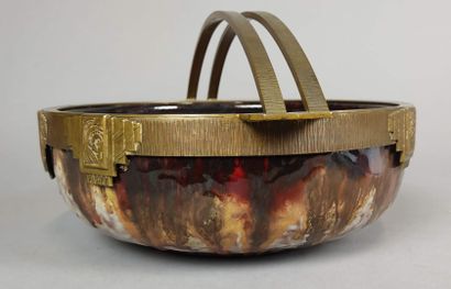 André VILLIEN (actif entre 1905 et 1924).
Coupe...