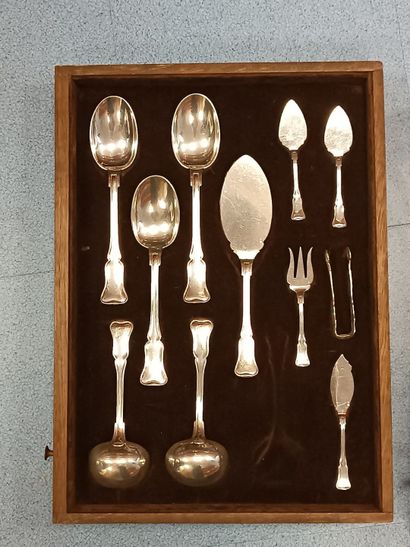 Importante ménagère en argent de 148 pièces...