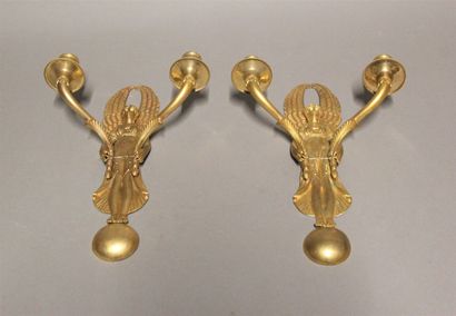 Paire d'appliques en bronze doré et ciselé...