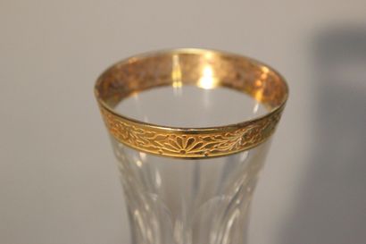 Suite of six champagne flutes in cut crystal.
Upper...