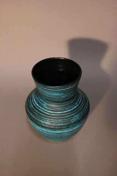 ACCOLAY.
Vase in grog clay enamelled turquoise...