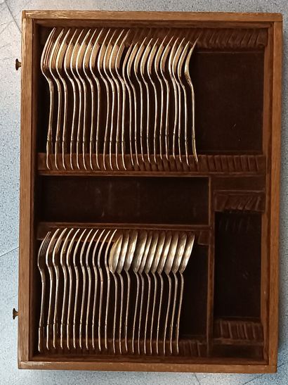 Importante ménagère en argent de 148 pièces...