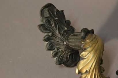 Paire d'appliques en bronze à trois bras...