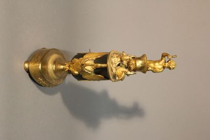 Pendule dite à l'Amour en bronze à deux patines...