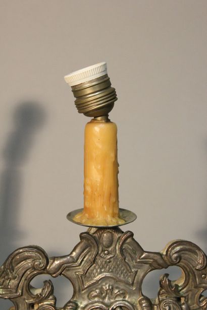 Paire de lampes à poser de forme polylobée...